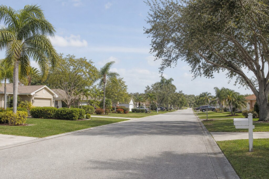 Bradenton neighborhood with well-kept homes and quiet residential streets, an established residential neighborhood